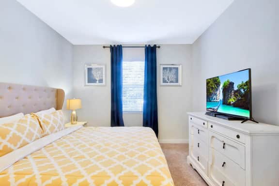 Mega Mansion! Movie Theater! 9 Mi 2 Disney! 9040 - Image 2