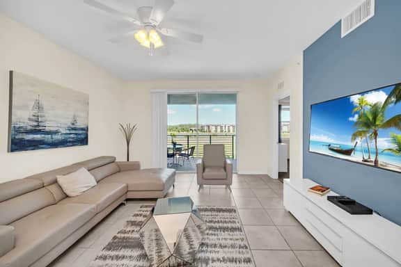 Cozy 2 Bed Condo at Storey Lake Resort-4721-304 - Image 4